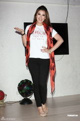 组图：小祯出席情感作家活动 与老公有转机