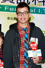 幻灯图集：邓丽欣笑言重要相片不上传到网络 