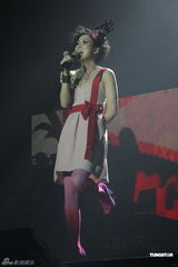 组图：郑秀文巡演广州站开幕 鬼马性格台下笑声不断