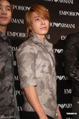 高清组图：SJ-M八缺一现身台湾 引发歌迷混乱