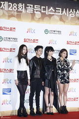 独家高清：EXO等偶像团体亮相金唱片颁奖礼红毯