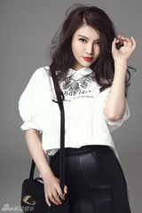 足球宝贝徐冬冬：走性感路线 不怕别人做文章