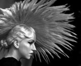 高清组图：Gaga蜡像纽约版太阳神造型帅气威武
