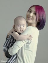 组图：陈慧琳杨千嬅领衔龙妈妈晒宝贝照 母性尽显