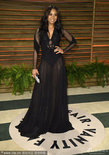 组图：奥斯卡晚宴养眼 可儿秀半球龙女大露背