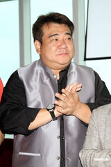 幻灯图：制作人沈玉琳斥资千万培养明星 师资雄厚