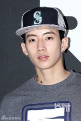 组图：朴宰范任B-boy大使 臂部纹身抢眼