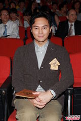 组图：张智霖否认购浅水湾豪宅