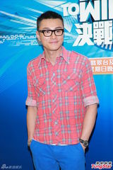 组图：黄浩然再添一子 黎耀祥录游戏节目