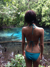 组图：日本女演员释由美子秀性感娇乳精致容颜