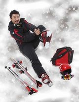 组图：涂松岩时尚运动封面照阳光帅气