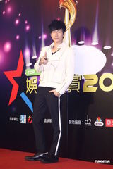 组图：柯震东萧亚轩同场不同台 蔡依林恐吓媒体