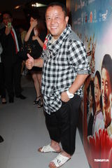 组图：柯有伦携《阵头》杀到香港 张学友曾志伟撑场