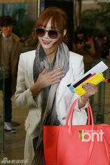 组图：韩团4minute等飞赴日本出演家族演唱会