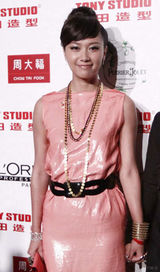 幻灯：徐静蕾出席时尚活动抢眼“名利场”