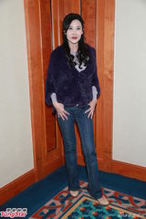 组图：艳星叶玉卿被爆复出还债 浓妆澄清未破产