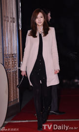 组图：韩星文彩元便装依然清纯 郑雨盛(郑宇成)英姿飒爽