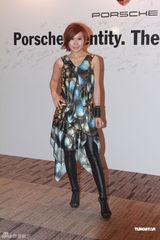 组图：容祖儿曝闲时喜驾车 盼黄伟文演唱会DVD顺利