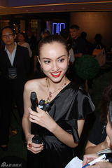 组图：钟楚红打消领养子女念头 恭贺刘德华喜得龙女