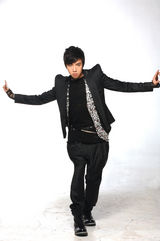 幻灯：俞灏明韩国宣传照曝光 潮男展露成熟魅力