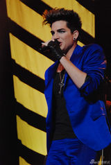 组图：亚当兰伯特上海妩媚开唱眼线撩人