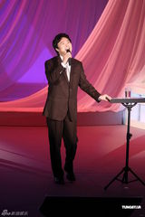 组图：费玉清台北启动巡演 献歌凤飞飞缅怀故人