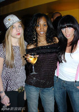 组图：Gaga出道前旧照曝光 模样清纯似邻家女孩