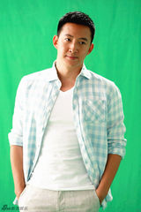 组图：《老米家的婚事》王阳诠释雅痞女婿