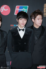 高清：EXO少时BB等亮相MAMA红毯 郭富城助阵