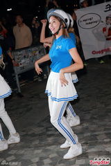 组图：Crayon Pop戴头盔现身握手会 大跳热舞