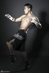 组图：宋杨与练喻轩曝最新写真 展现精彩泰拳功夫