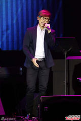 组图：蔡健雅抱吉他飙歌 压轴免费宣传新歌