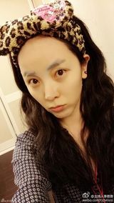 组图：春晚主持人李思思私照 爱素颜爱卖萌