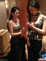 吕佳容透视低胸装抢镜 陈乔恩上手验货：好大