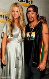 幻灯：桑德拉-布洛克获电视众选择奖年度娱乐大奖