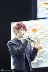 组图：JYJ金在中南京会粉丝 想在38岁结婚