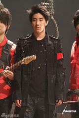 高清组图：房祖名酷劲军装拍摄MV 情节惊悚恐吓倒林凤娇