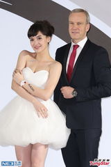 组图：张榕容产后复出 瘦身秀好身材抢奶粉钱