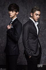 高清组图：韩团NU'EST冬季写真大秀美少年范儿