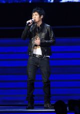 组图：群星献唱中歌榜 韩庚潘玮柏劲歌热舞