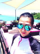 组图：陈浩民携妻女潜水 蒋丽莎性感泳装秀长腿