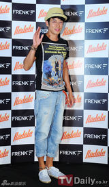 组图：神话Andy与f(x)Luna等出席派对