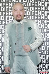 组图：徐濠萦透露爱女心情 何超仪拒谈艺人饭局