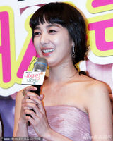 组图：《我的爱在我身边》首播 李素妍获两型男护花