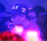 组图：陈冠希夜店看表演 与柯震东绯闻女友热聊