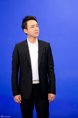 秦海璐刘涛红裙美颜喜洋洋 骏起菲阳齐贺年(图)