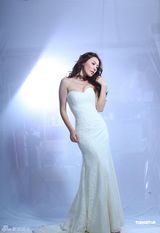 组图：刘心悠花仙子造型拍广告显高贵优雅