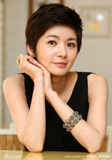 幻灯图集：张瑞希拍写真 利落短发演绎精致女人 