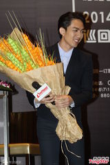 组图:林宥嘉巡演只唱三场 兵役检查自己帅不帅