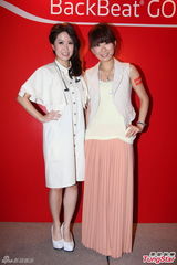 组图：Robynn&Kendy自弹自唱 分享靓声心得